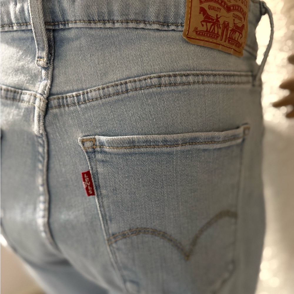 Levi's Classic Light Blue Jeans